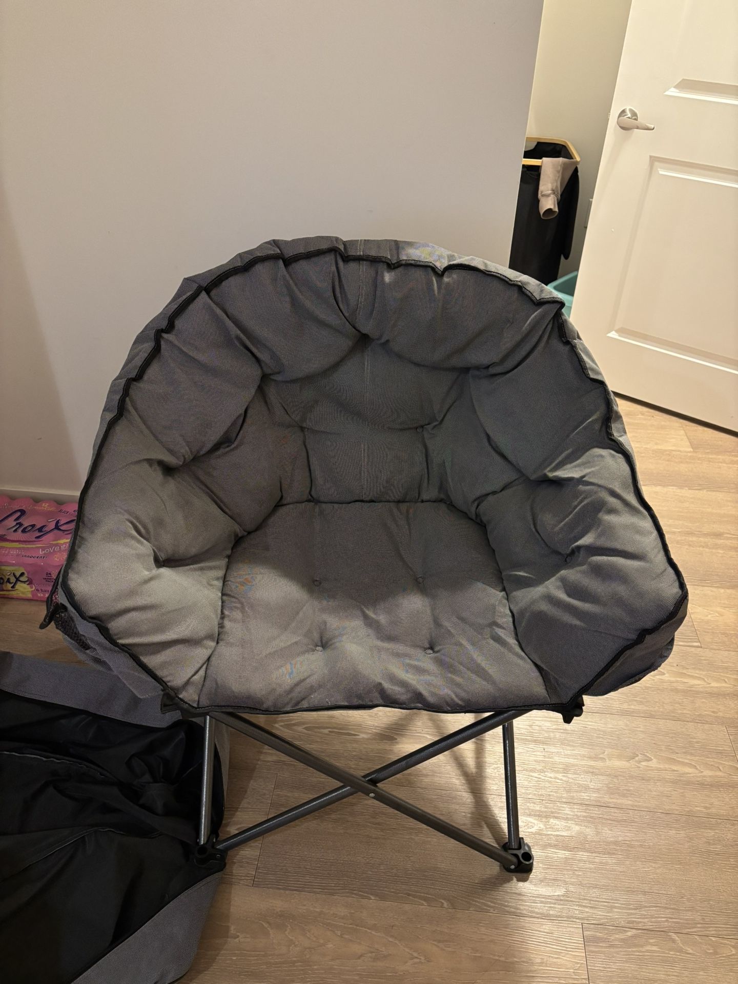 Padded Saucer Camp Chair