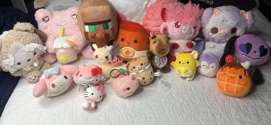 Large Mixed Plush Stuffed Animal Lot