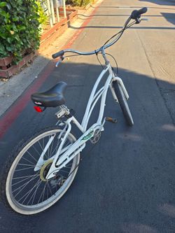 Electra brand cruiser bike