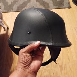 Leather Vintage Style Motorcycle Helmet..Size Med Adult...Padded Inside..Brand New!