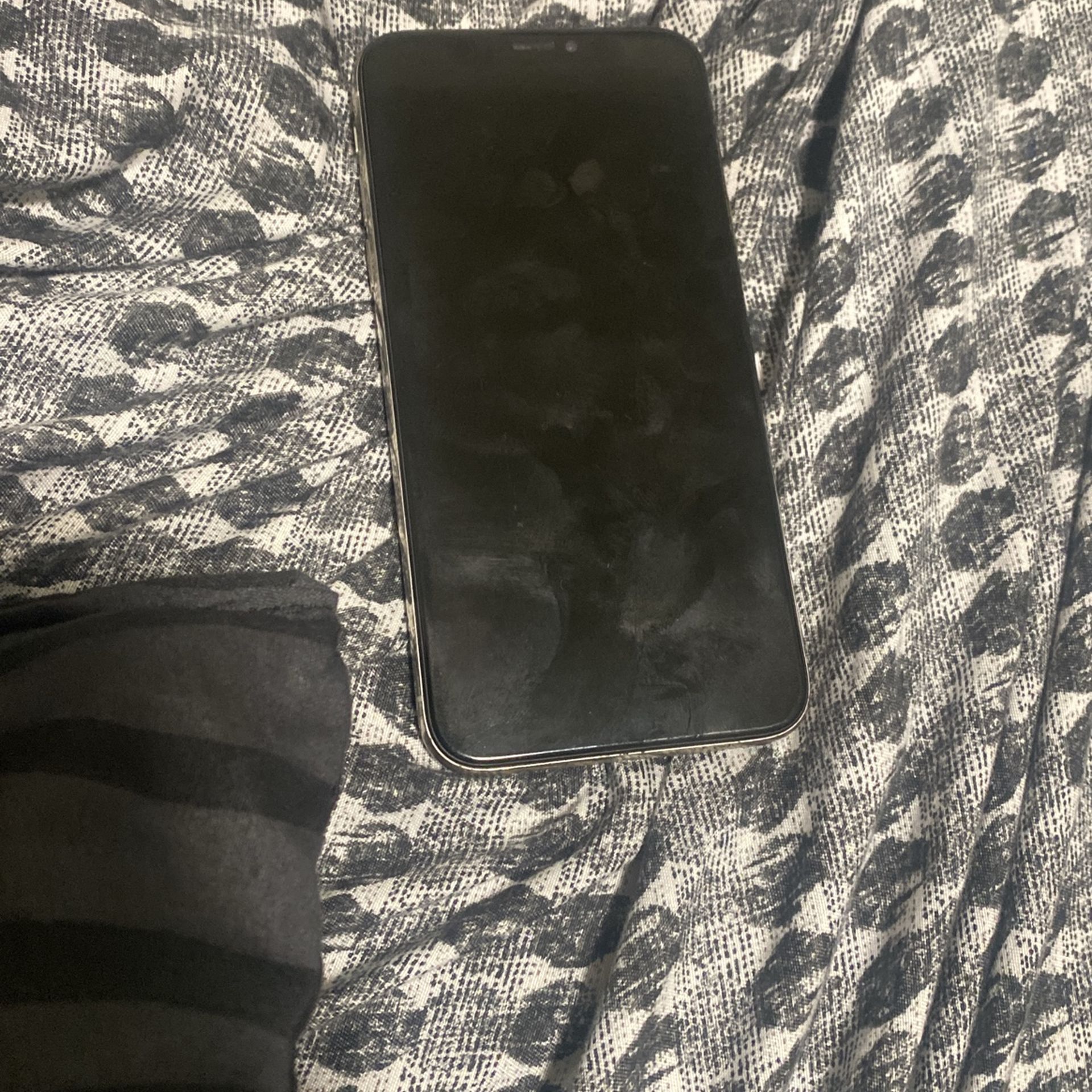 IPHONE X WITH TIKTOK