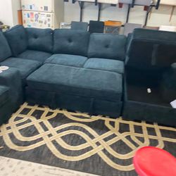 New Chenille Sleeper Sectional Couch with USB Charging Console! Free Delivery 🚚!