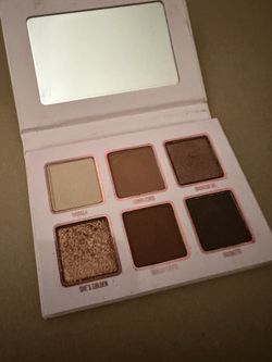 Kylie, Jenner Eyeshadow Palette!