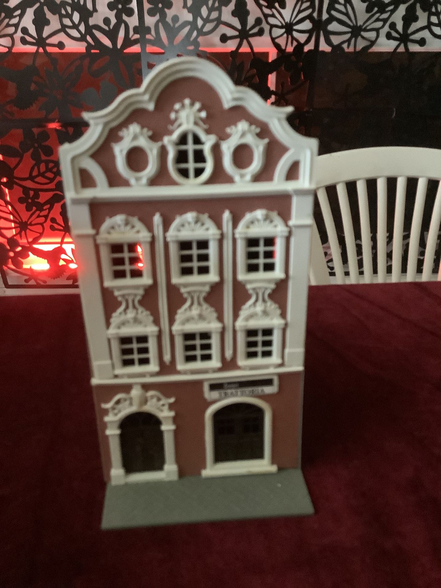 HO TRAIN BUILDING HOUSE EUROPEAN BOSTONIAN