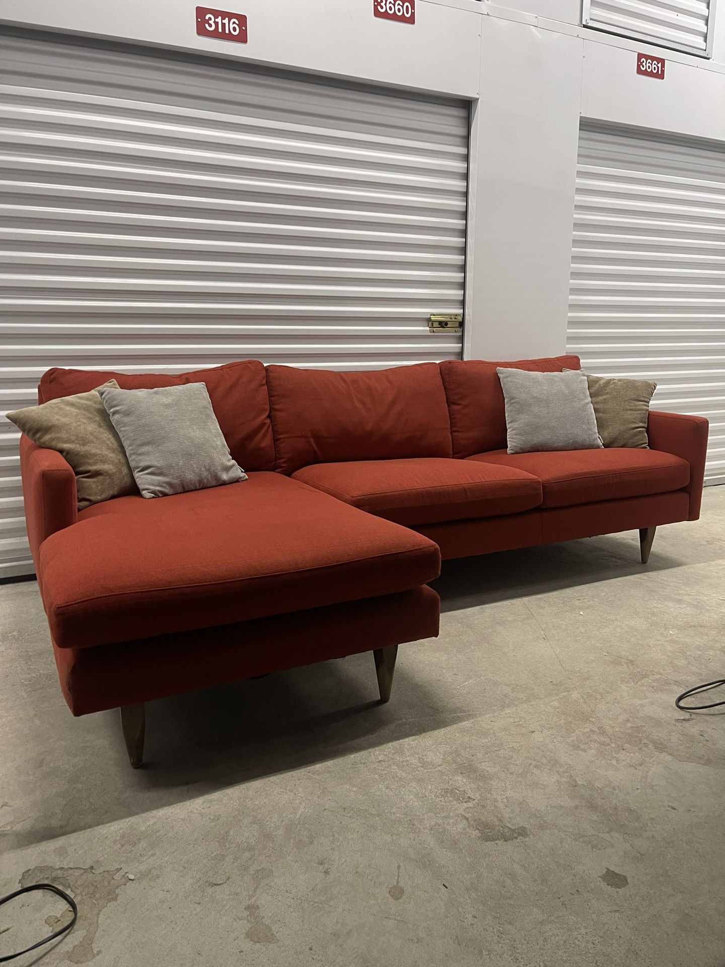 🚚FREE DELIVERY🚚Room&Board- Jasper, 104" Sofa with Left-Arm Chaise, Red 2-piece Sectional Couch