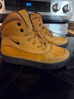 Nike Woodside II High ACG Boots Wheat/Black Women's Size 6 - Excellent Condition