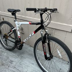 aluminium bike everything work tires size 26 fast bike 