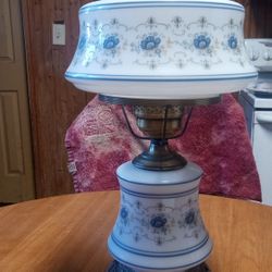 1973 Vintage Lg. ABIGAIL ADAMS HURRICANE LAMP
