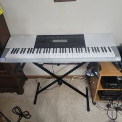 Casio WK-220 Electric Piano