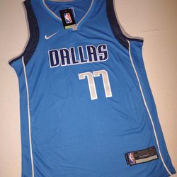 Luca Doncic Dallas Mavericks jersey 