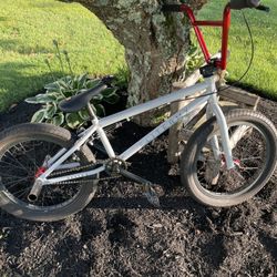 Elite BMX Destro Pro Grey And Red for Sale in Medford NY OfferUp