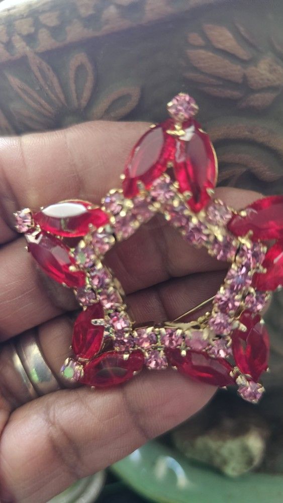Vintage Brooch Red & Pink Stones