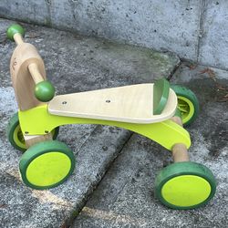 toddler scoot around bike by hape 