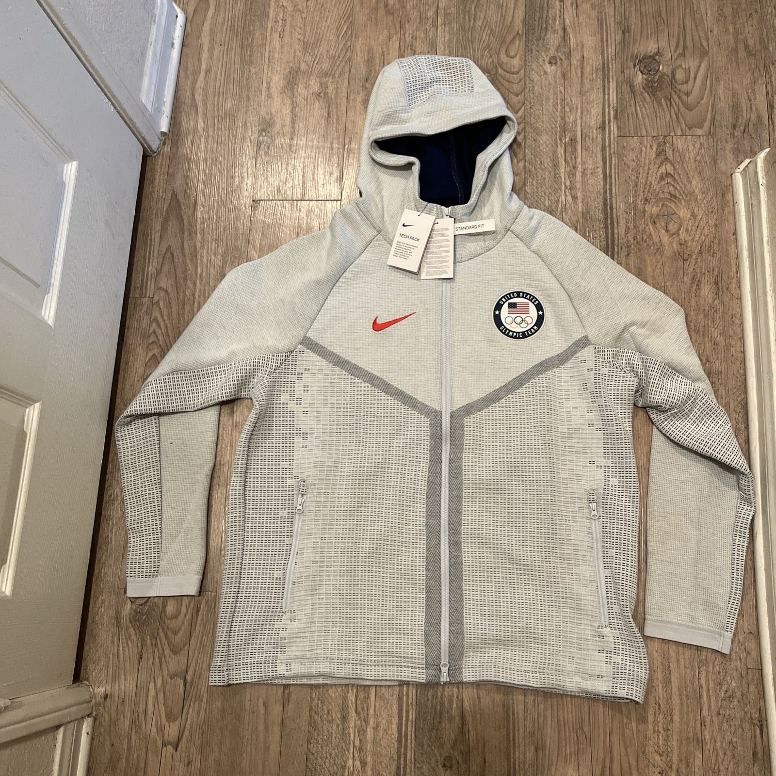 NWT Nike Sportswear Windrunner USA Olympic Team Tech Pack Mens CT2798-043 Sz XL