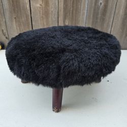 STOOL SHORT ROUND FAUX FUR
