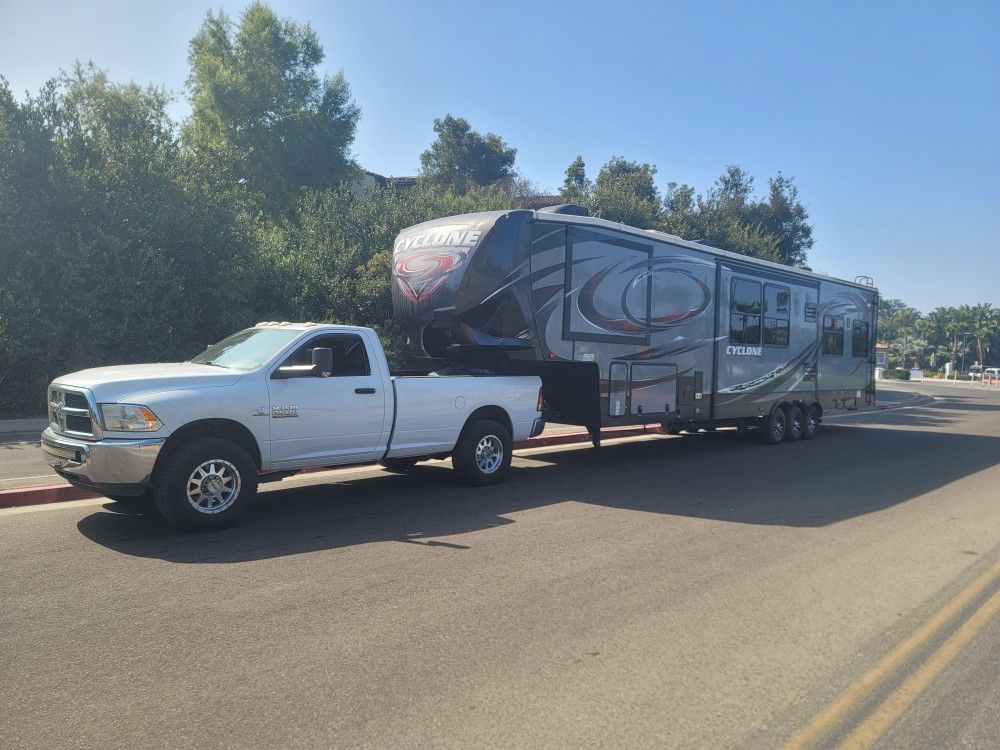 Fifth Wheel Transport Service 