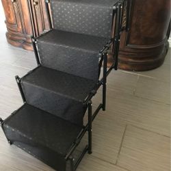 LIKE NEW  DOG/CATS RAMP