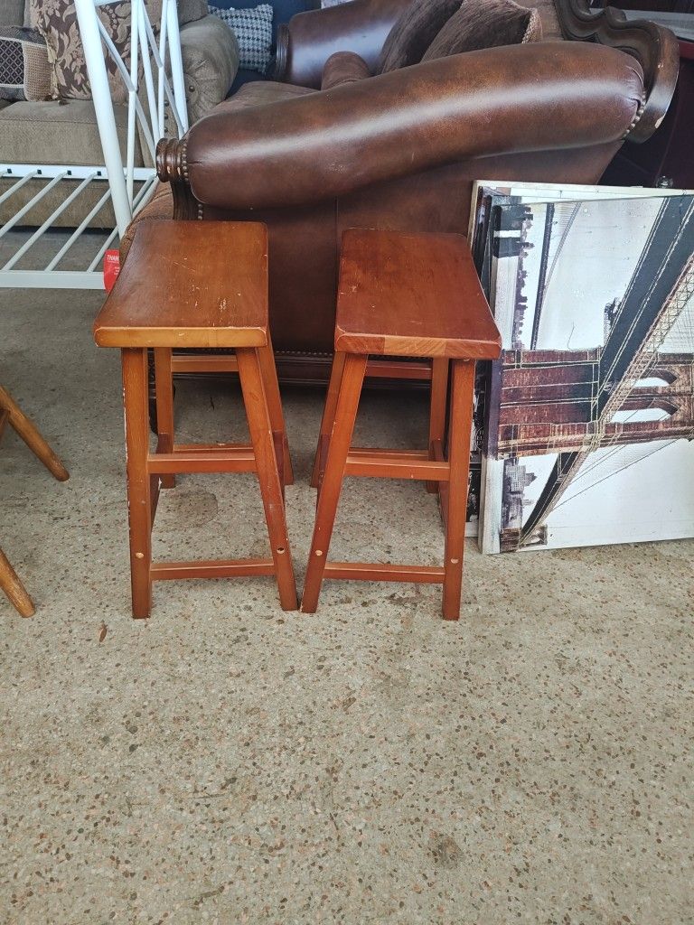 2 Stools