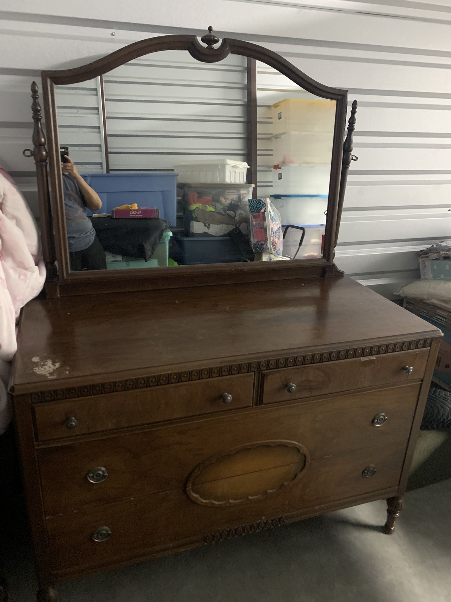 1930’s 4 Drawer Dresser With Mirror