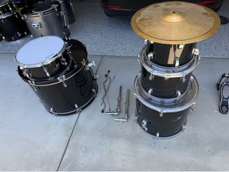 5 piece Ludwig drum set - shells