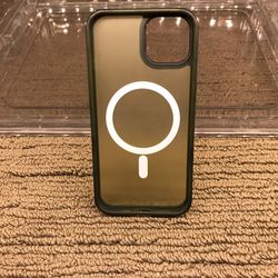 iPhone 13 Green Fogged MagSafe Case