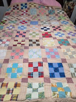 VINTAGE HAND SEWN QUILT