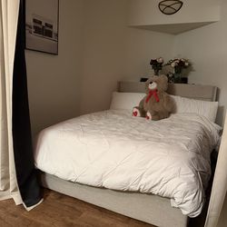 Queen Size Lift Up Storage Bed