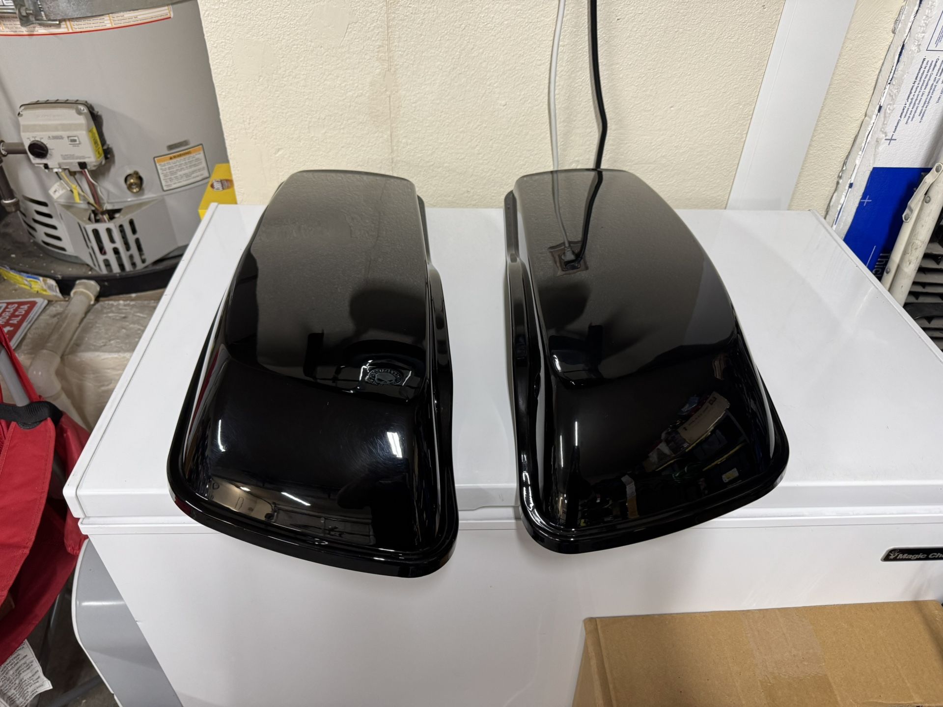 Harley-Davidson aftermarket saddlebag lids
