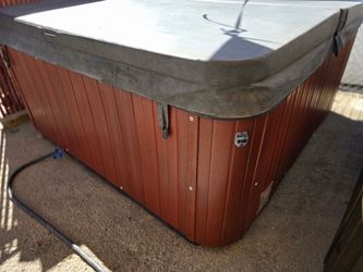 Hot tub