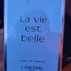 La Vie Est Belle