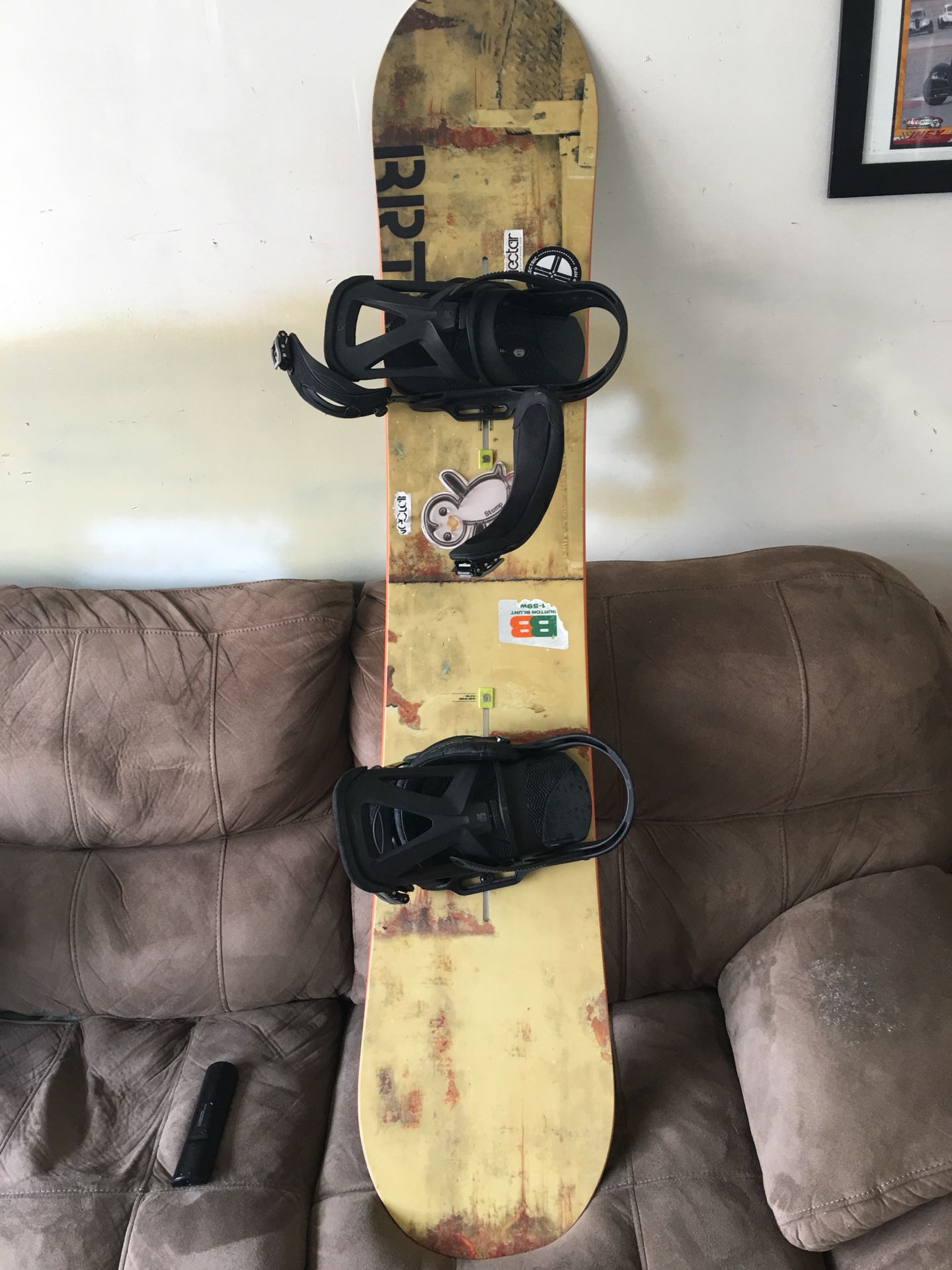 Premium used Burton Snowboard with bindings and bag 300$ OBO