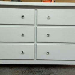 6 DRAWER SOLID WOOD DRESSER OBO