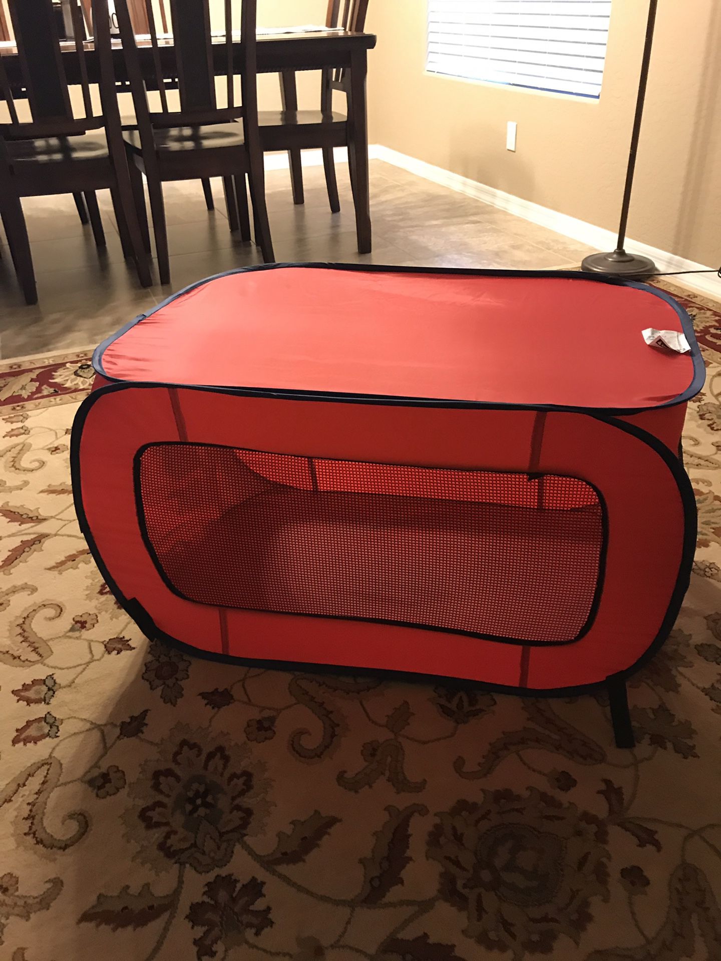 Medium sized portable dog kennel up to 25lbs dog weight