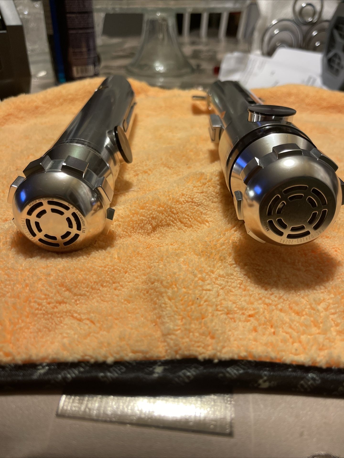 Ahsoka Tano Clone Wars Legacy Lightsaber Hilt Set ; Disney Star 