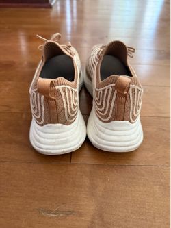 APL Women’s shoes