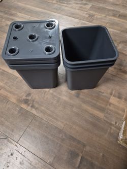 Self watering pots-Hydroponic Style