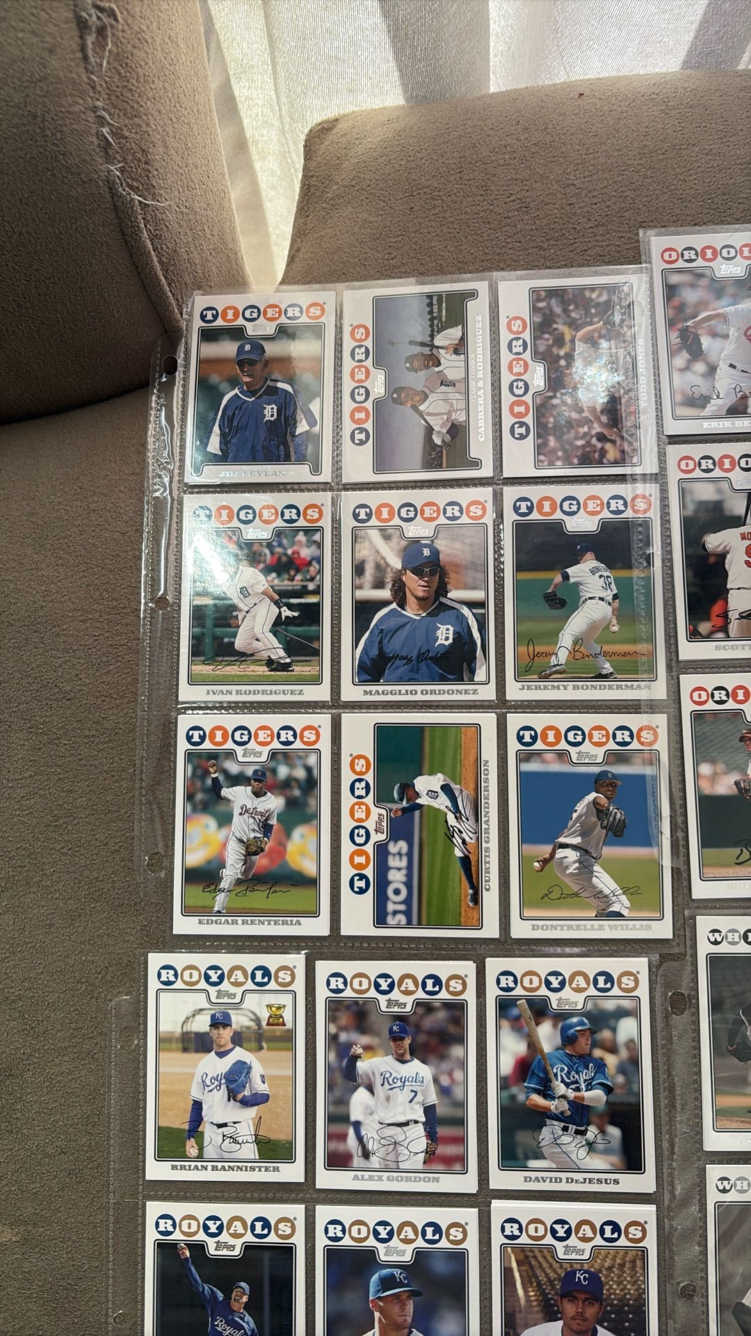 (SIGNED) TOPPS BASEBALL CARDS