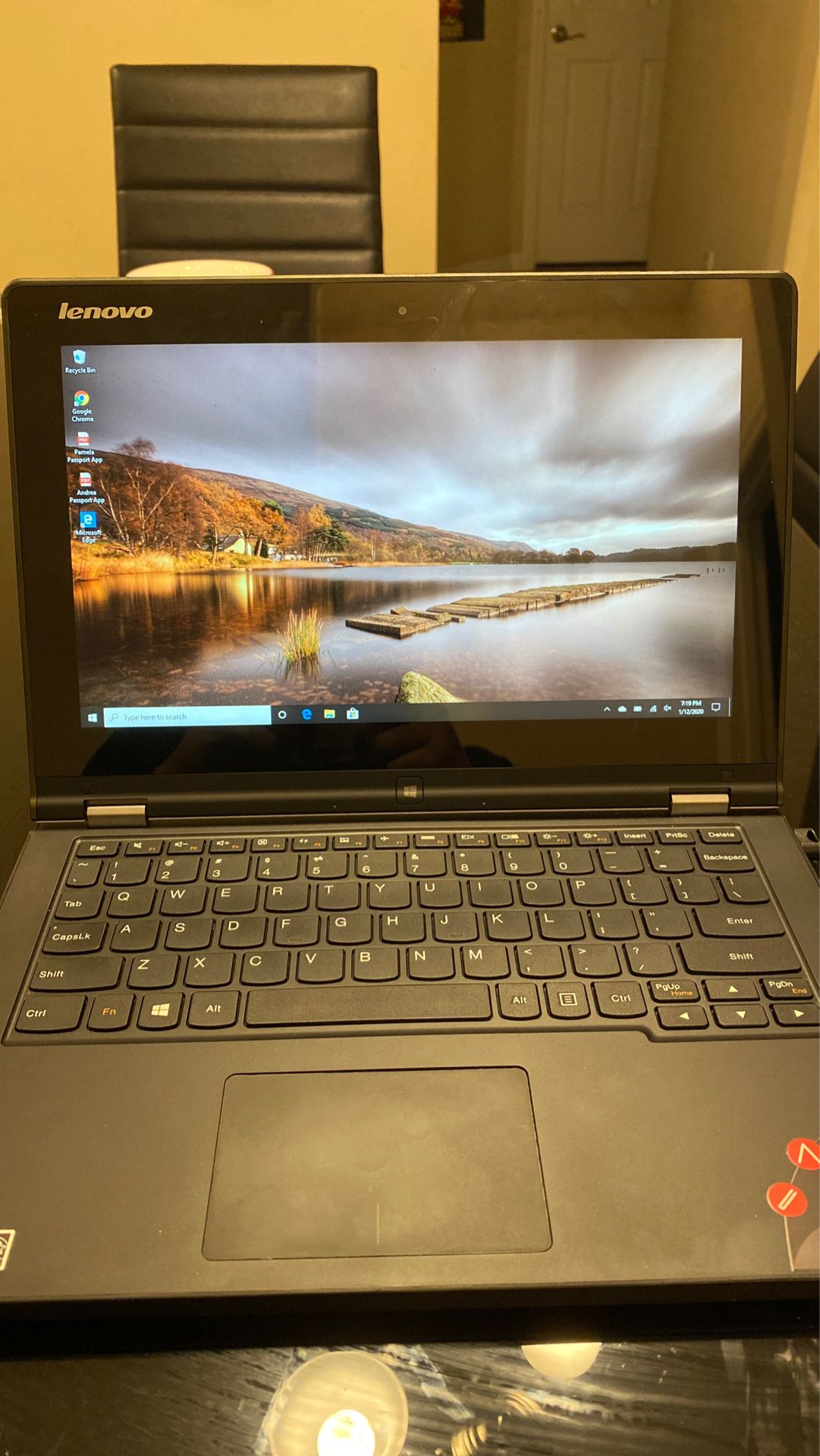 Lenovo yoga 2 in 1 laptop/tablet