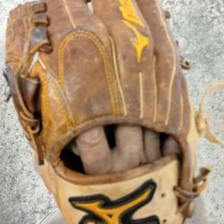 Mizuno Baseball Glove 