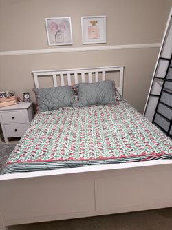 Queen Bedroom Set