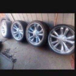 24-in rims six lug universal and good condition need one tire fit Tahoe Silverado Cadillac Escalade and many others