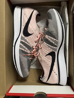 WORN ONCE NIKE FLYKNIT TRAINER SIZE 9.5 SUNSET 