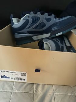 Louis Vuitton sneakers size 44￼