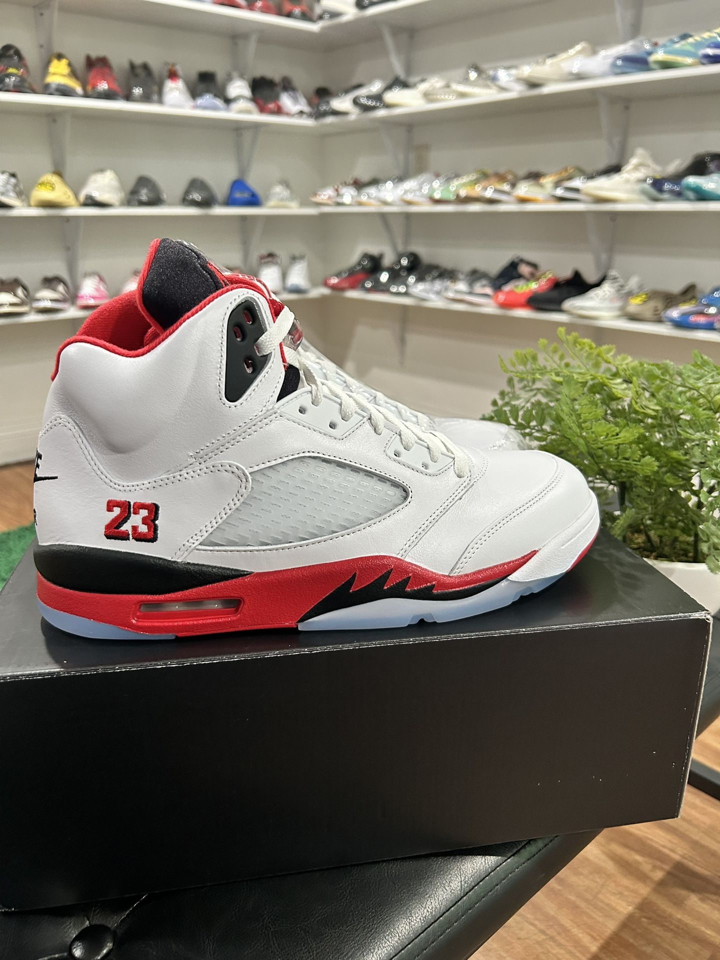 12M - Brand New Jordan 5 Fire Red 2025 100% Authentic UNDER RETAIL