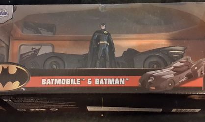 Batman '89 Batmobile, Statue Complete In Box
