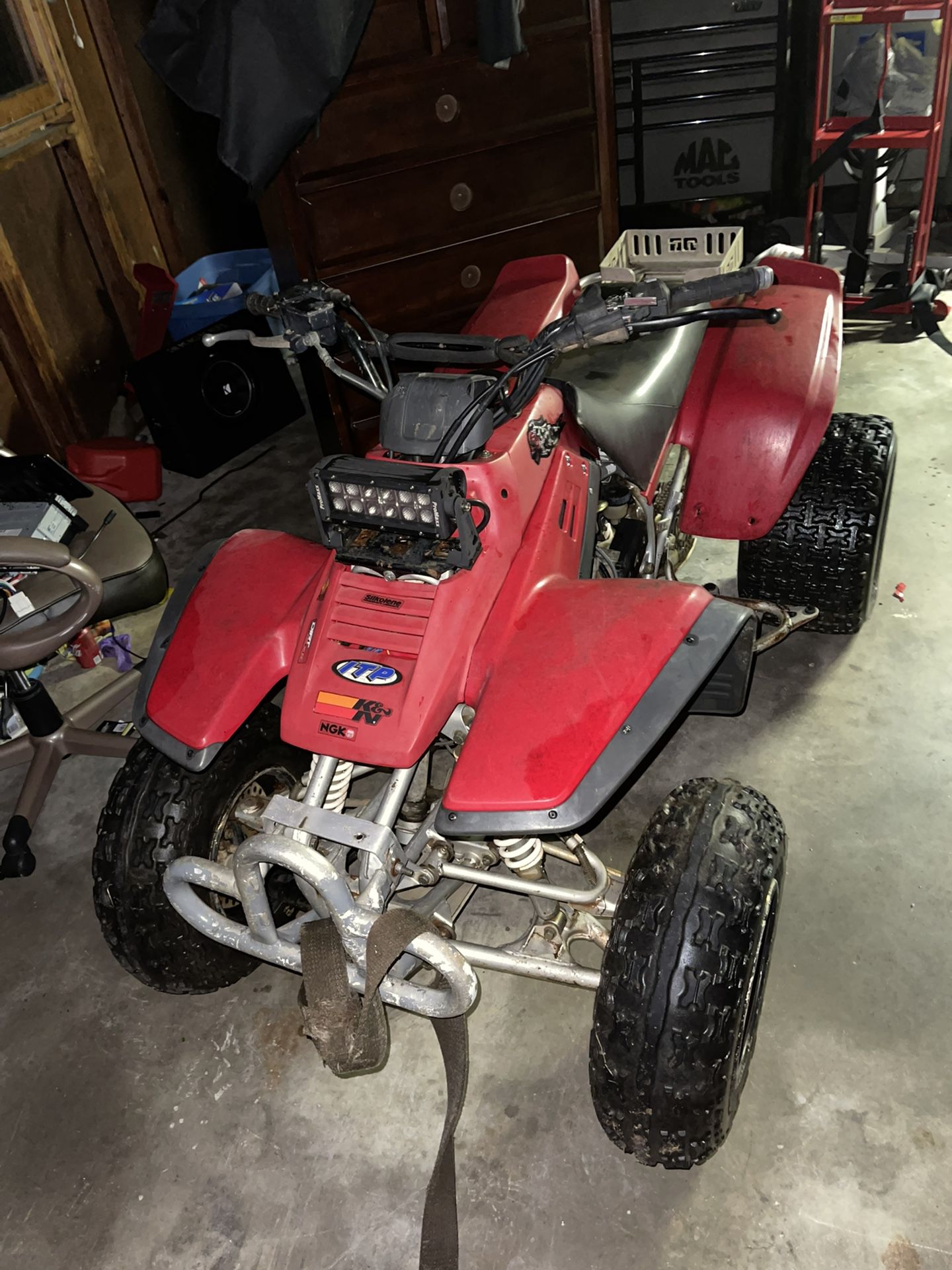 Got this 2000 Yamaha warrior 300cc I bought not running I was going to use it for parts but I decided to cleanthe carbs the best I could got it run bu
