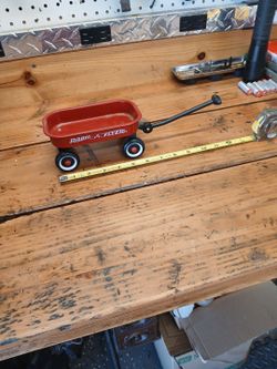Radio Flyer Miniature Red Wagon