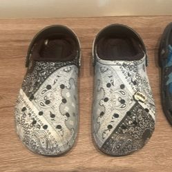 Crocs Boys Size 3J
