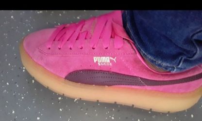 Pink puma's