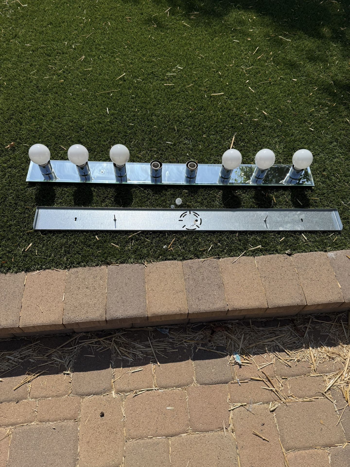 Bathroom Light Bar
